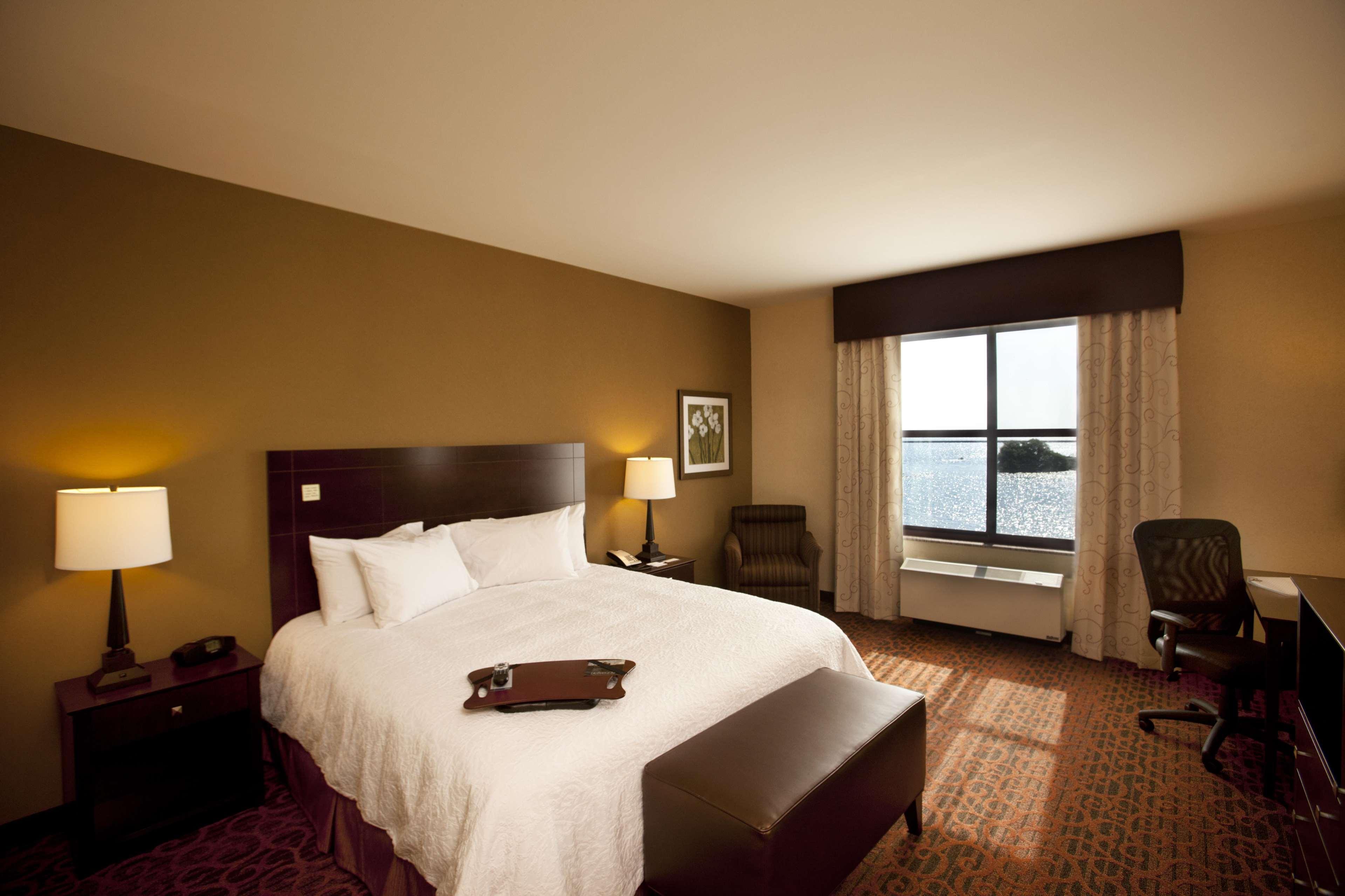 Hampton Inn Marquette-Waterfront Экстерьер фото