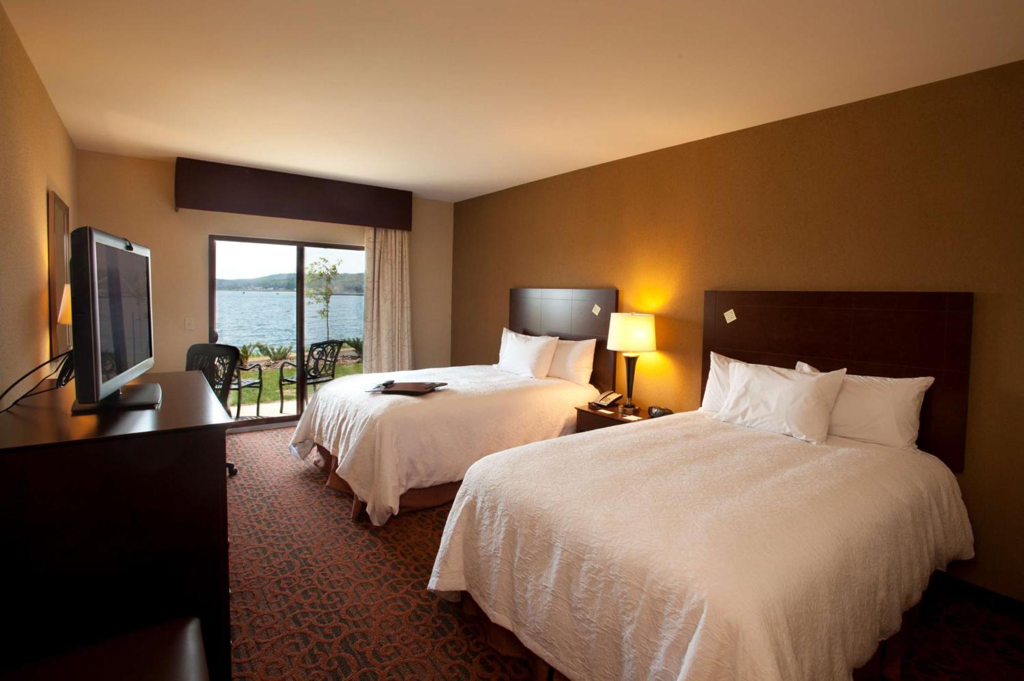 Hampton Inn Marquette-Waterfront Экстерьер фото